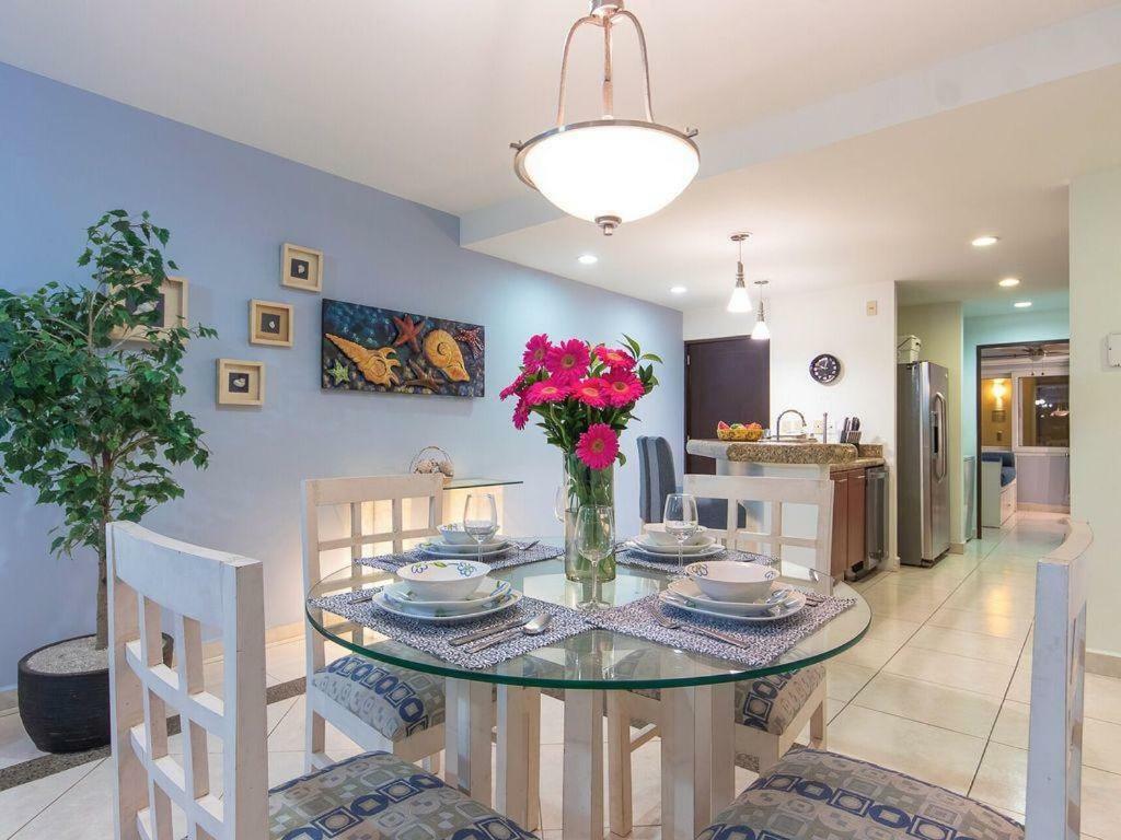 Breathtaking Villa Magna Beachfront Condo, 3 Bedrooms Sleeps 6 누에보 바야르타 외부 사진