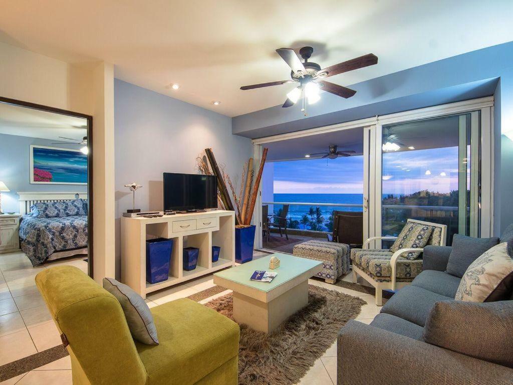 Breathtaking Villa Magna Beachfront Condo, 3 Bedrooms Sleeps 6 누에보 바야르타 외부 사진