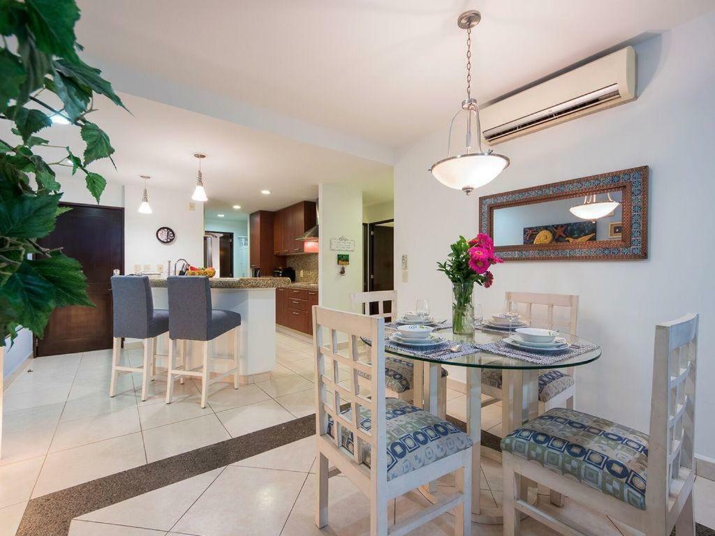 Breathtaking Villa Magna Beachfront Condo, 3 Bedrooms Sleeps 6 누에보 바야르타 외부 사진