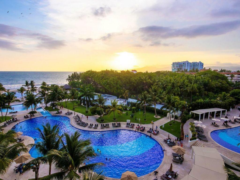 Breathtaking Villa Magna Beachfront Condo, 3 Bedrooms Sleeps 6 누에보 바야르타 외부 사진